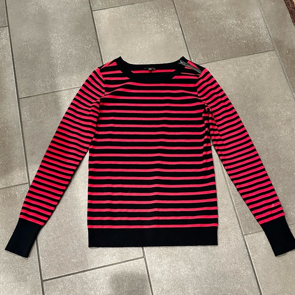 EXPRESS medium - black & red crew neck sweater with zipper detail - Picture 1 of 7